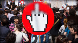 Picture of a crowd of protestors protesting internet censorship